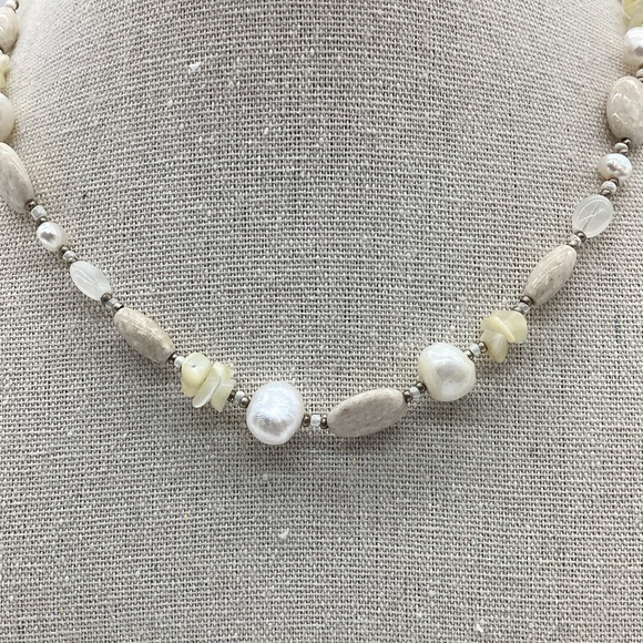 1740. Boho Cream Stone & Pearl Choker Necklace EUC - Picture 2 of 3
